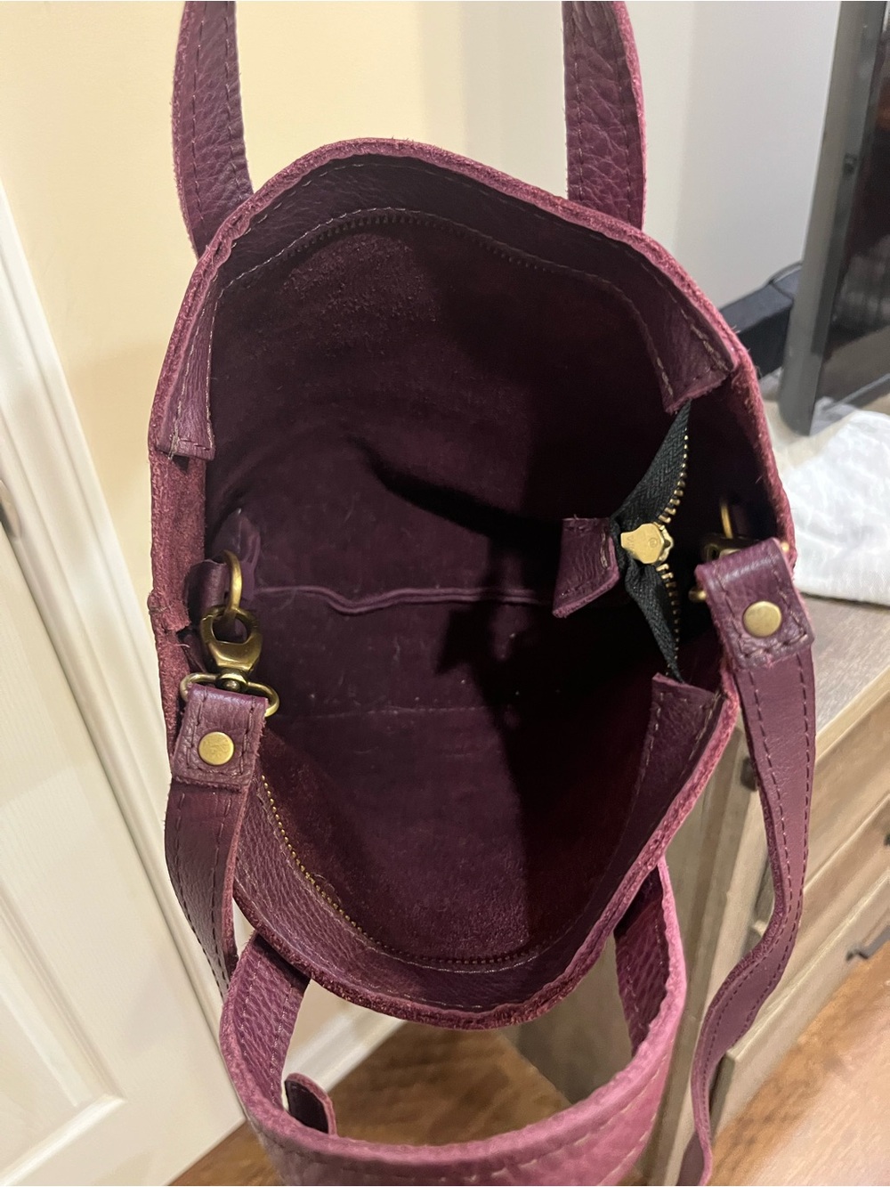 Portland Leather Goods Women's Crossbody Bag in Plum - Picture 5 of 5
